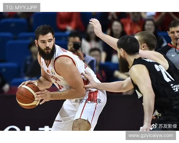 南京篮球队在洲际杯中的灵活性展现与战术调整分析