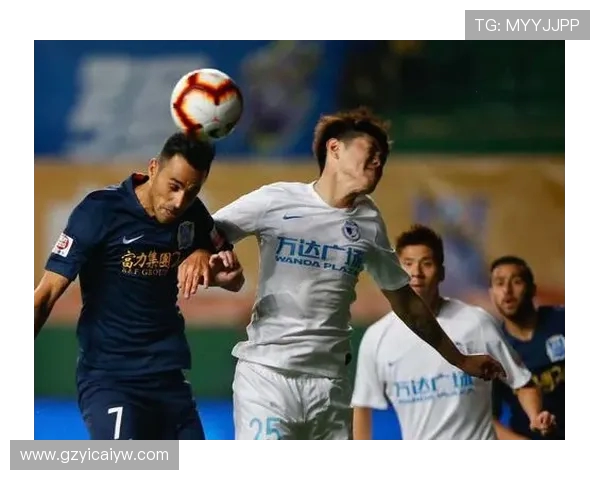 大连队迎战广东富力全力争胜展现球队实力与斗志